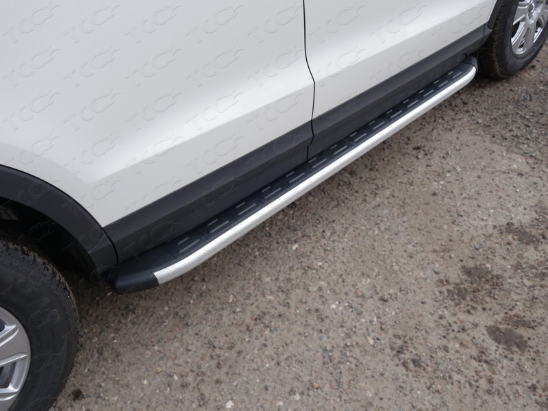 Обвес для AUDI Q3 2011- Пороги алюминиевые с пластиковой накладкой 1720 мм