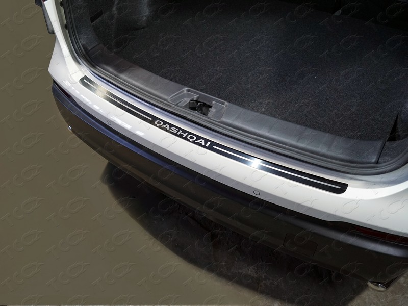 NISSAN Qashqai 2019- Накладка на задний бампер (лист зеркальный надпись Qashqai) Обвес для NISSAN Qashqai 2019- Накладка на задний бампер (лист зеркальный надпись Qashqai)