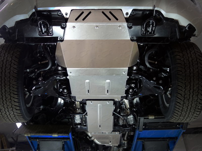Обвес для TOYOTA Land Cruiser 200 2012-2015 Защиты комплект (алюминий) 4мм (радиатор, картер, кпп, рк)