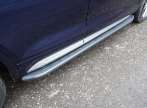 Обвес для AUDI Q5 2017- (а/м без пневмоподвески) Пороги алюминиевые с пластиковой накладкой (карбон серые) 1820 мм