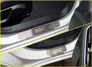 Обвес для BAIC U5 Plus 1.5 CVT Luxury 2023- Накладки на пороги (лист шлифованный надпись BAIC) 4шт