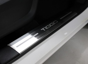 CHERY Tiggo 7 PRO 2020- Накладки на пластиковые пороги (лист шлифованный надпись Tiggo) 4шт