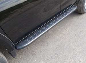 Обвес для FIAT Fullback 2016- Пороги алюминиевые с пластиковой накладкой (карбон серые) 1820 мм