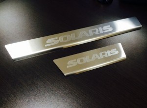 Обвес для HYUNDAI Solaris (седан/хетчбэк) 2014-2017 Накладки на пороги (лист шлифованный надпись Solaris)