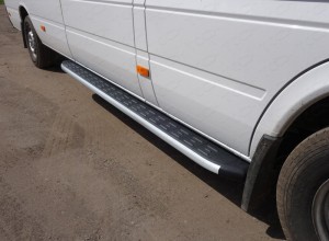 Обвес для MERCEDES-BENZ Sprinter Classic (W905) 2014- Порог алюминиевый с пластиковой накладкой 2220 мм