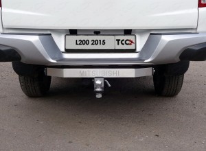 Обвес для MITSUBISHI L200 2015-2018 Фаркоп (надпись Mitsubishi, оцинкованный, шар E) для автомобиля с задним бампером