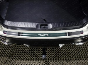 Обвес для TOYOTA Highlander 2017-2020 Накладка на задний бампер (лист зеркальный надпись Toyota)