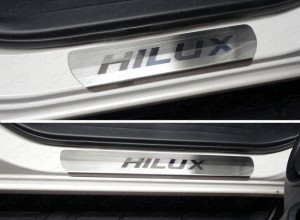 Обвес для TOYOTA Hilux Black Onyx 2020 Накладки на пороги (лист шлифованный надпись Hilux)