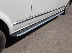 Обвес для VOLKSWAGEN Caravelle 2017- Пороги алюминиевые с пластиковой накладкой (карбон серые) 2520 мм