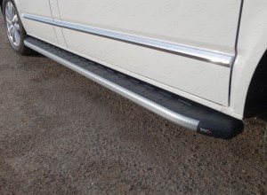 Обвес для VOLKSWAGEN Multivan (T6) 2015- Пороги алюминиевые с пластиковой накладкой (карбон серебро) 2120 мм
